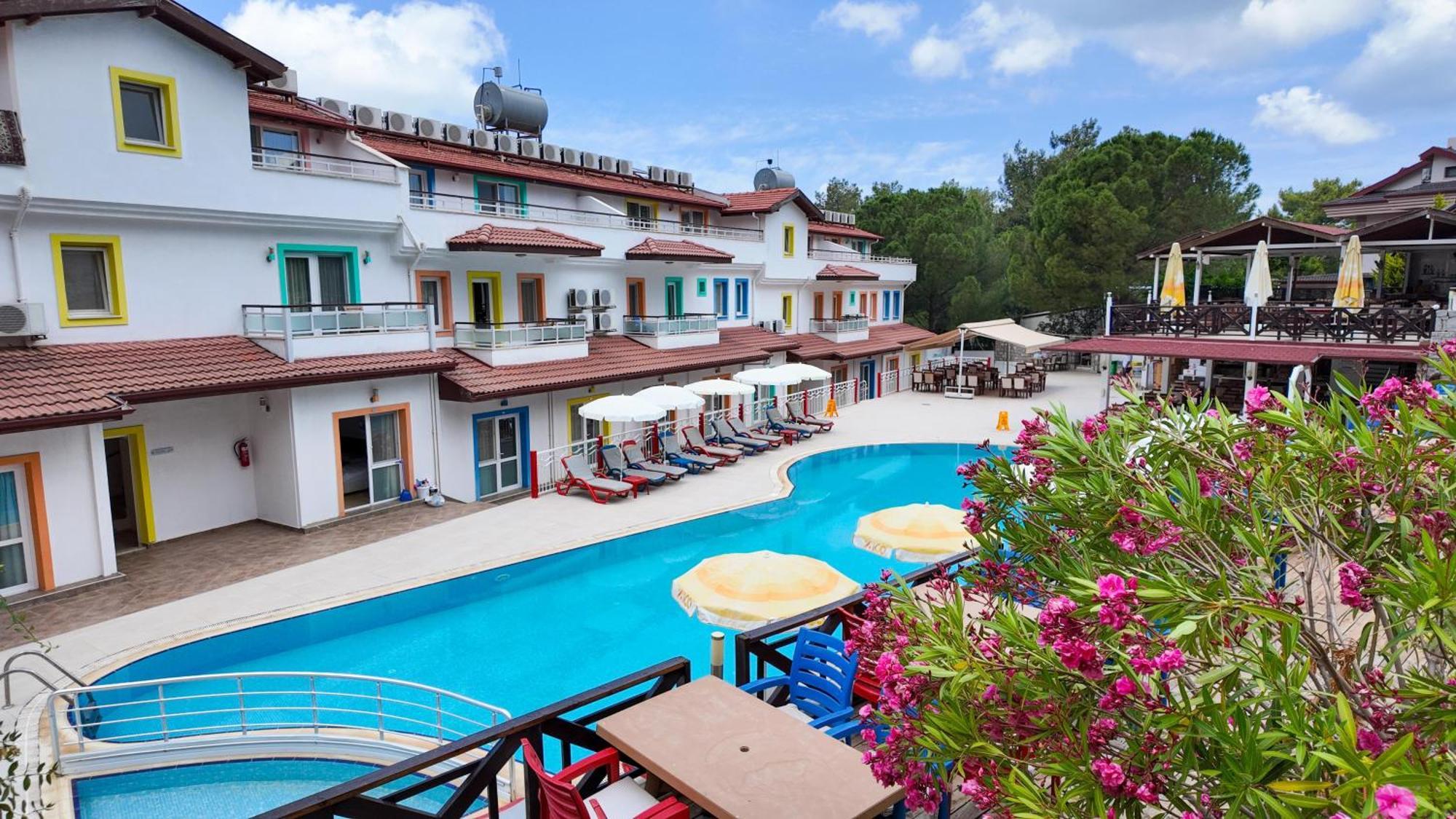 Konfor Suite Otel Cedit Exterior photo